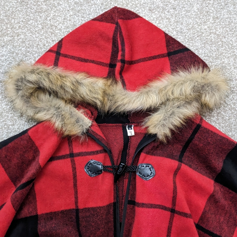 Hooded buffalo plaid symmetrical cape poncho red and black checkered - Picture 8 of 15